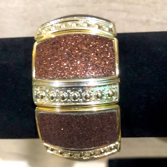 Amber and Crystal clip on earring and stretch bracelet set - Picture 4 of 5